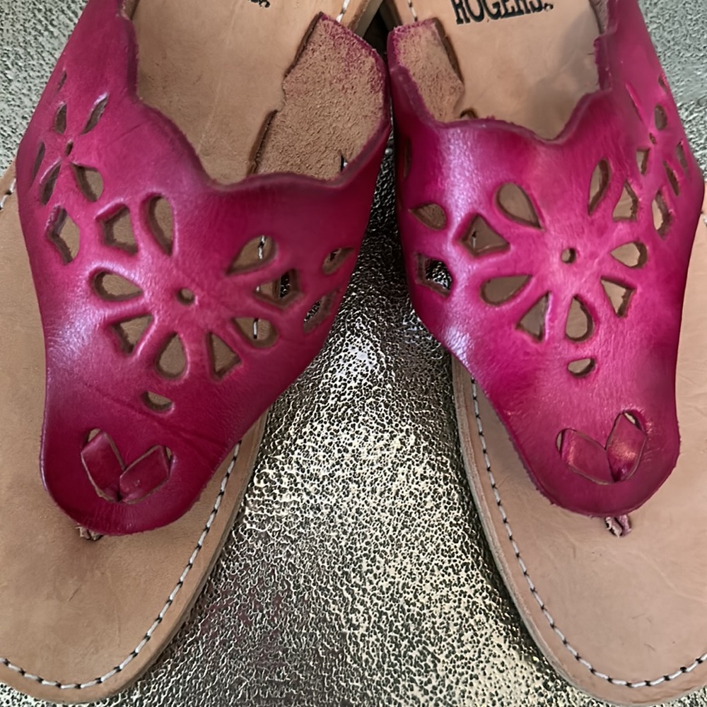 Hot Pink Leather Flat Sandals by Rogers, size 10